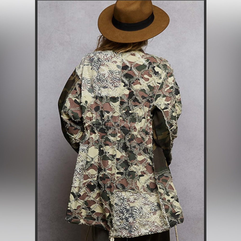 P81. NEW POL Boho Camouflage Patchwork Jacket Crochet Lace Drawstring Waist - Picture 7 of 7